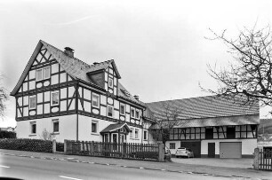 Hakenhof (Hakenhof, Massivmauerwerk und Fachwerk); Hatzfeld, Hauptstraße 4