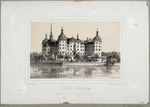 Das Jagdschloss Moritzburg bei Dresden von Südwesten über den Schlossteich gesehen