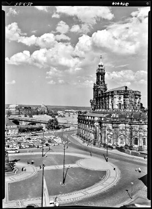 Dresden, Katholische Hofkirche mit Theaterplatz