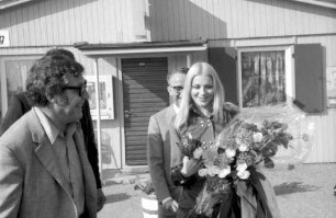 Freiburg: Peggy March, auf dem Flugplatz