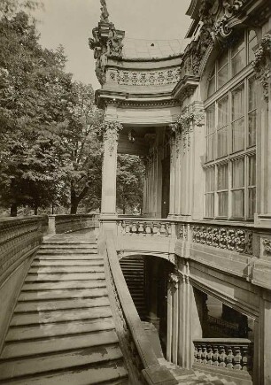 Dresden, Zwinger : Dresden. Zwinger, Wallpavillon. Wallseite mit Treppenaufgang