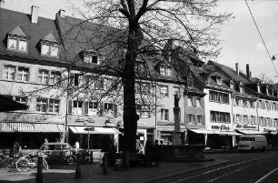 Freiburg i. Br.: Alte Häuserfront in Oberlinden