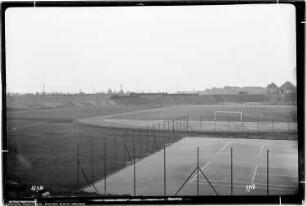 Rössen, Kippen der Erde am Sportplatz