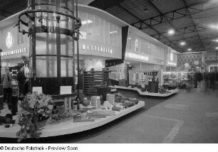 Blick auf die Ausstellungsfläche des VEB Elektrochemisches Kombinat Bitterfeld