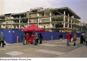 Ehem. Centrum Warenhaus (Karstadt) während des Abrisses