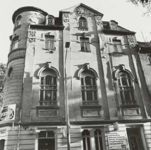 Wohnhaus mit ehem. Gaststätte und Ballsaal