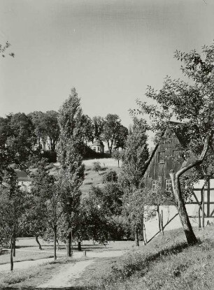 Rothschönberg, Blick zum Schlosspark mit Lusthaus
