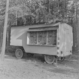 Commerauer Bienenhaus : Commerau/Komorow. Mobiler Bienenwagen