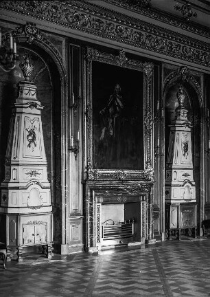 Residenzschloss Dresden, Eckparadesaal der Paraderäume : Dresden, Residenzschloss, Westflügel. Eckparadesaal der Paraderäume mit Bildnis Königs August II. von Polen von Louis de Silvestre