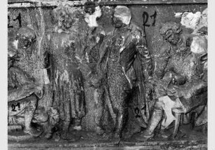 Blick auf den "Kulturgeschichtlichen Fries" von Otto Geyer im Treppenhaus der Nationalgalerie