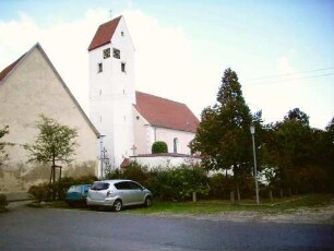 -Ansicht von Südwesten mit Kirche über Kirchhofmauer im Kirchhof in Lage zu ebener Erde am Ortsrand
