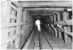 Engelbergtunnel, km 581,940 - 582,260 Verbau Richtstollen