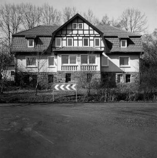 Verwaltungsgebäude; Großalmerode, Rommeroder Straße 30, Rommeroder Straße 32