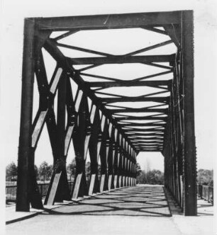 Schiffahrter-Damm-Brücke, Stahlfachwerk