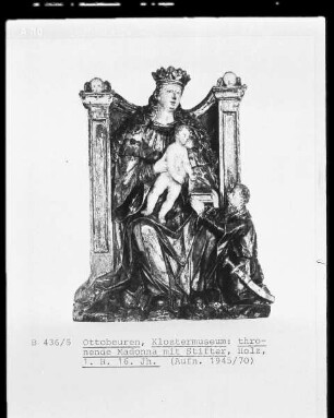 Thronende Madonna mit Stifter