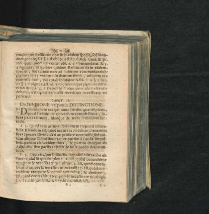 Caput III. De Divisione vel potius Distinctione.