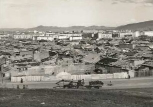 Ulan Bator. Blick von Nordwesten über Katenviertel des Stadtrandes auf das Stadtzentrum