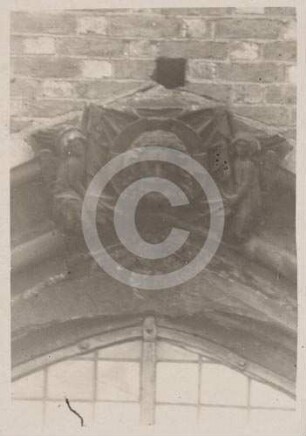 Schlussstein eines Fenstergewändes am Langhaus des Doms Breslau