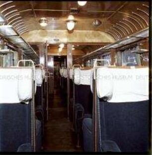 Schnelltriebwagen im Berliner Ostbahnhof, Erste-Klasse-Wagen