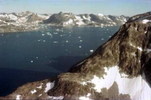 Kulusuk: Flug über die Küstenfjorde und Gletscher, Fjorde von oben