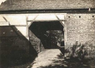 Obercunnersdorf (Kottmar-Obercunnersdorf). Hofeinfahrt