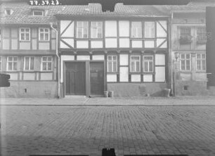 Quedlinburg, Schmale Straße. Wohnhaus. Straßenfront
