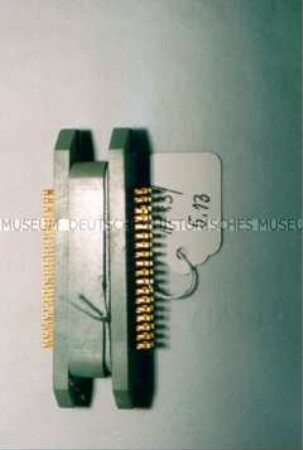 36poliger Steckverbinder (elektronisches Bauelement)