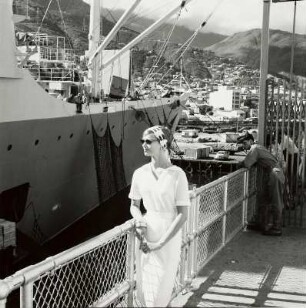 "Grace Line trip", Modeaufnahme, Modell Gunilla Riva (Mademoiselle)