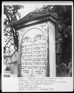 Grabstein von Carl Dietrich Lohnstein (gestorben 1862.05.15) und seiner Mutter Dorothea Fulda, Witwe des Salomon Lohnstein (gestorben1862.07.09)