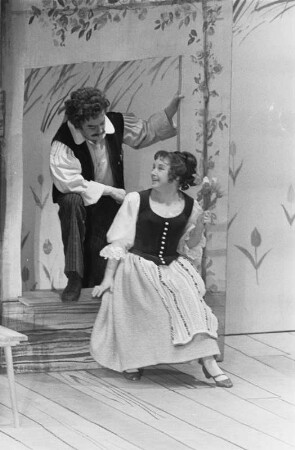Szenenbilder aus "Zar und Zimmermann", komische Oper von Albert Lortzing. Deutsche Staatsoper Berlin, Premiere 21.03.1970 und Aufführung 24.03.1970