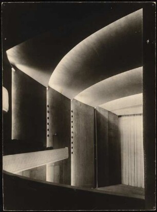 Nationaltheater, Weimar Wiederaufbau: 2.Rang links und Bühne, vom 2.Rang mitte gesehen