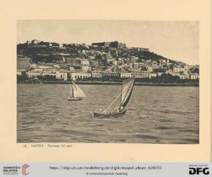 26.- Napoli - Panorama dal mare