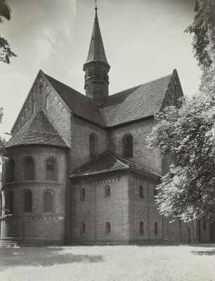 Lehnin. Zisterzienserklosterkirche Sankt Marien. Außenansicht von Nordosten