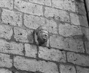 Kopf eines bartlosen Mannes