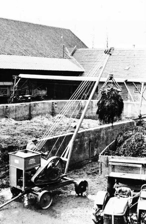 Fotografie: Gülle- und Entmistungstechnik, Festmist, Greiferanlage