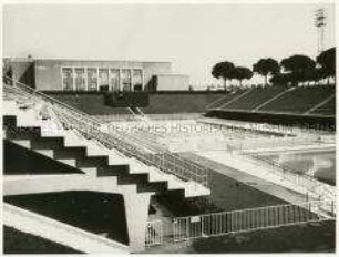 Blick auf das Schwimmstadion und die Schwimmhalle für die olympischen Spiele in Rom