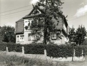 Dresden-Briesnitz, Sonnenlehne 1/Ecke Marktweg. Wohnhaus (um 1925)