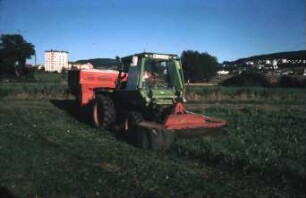 Fotografie: Futtererntetechnik, Ladewagen, Trommelmähwerk, Frontanbau