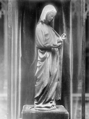 Statuette einer Heiligen?