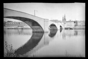 Schwedt (Oder). Oderbrücke und Fachwerkspeicher