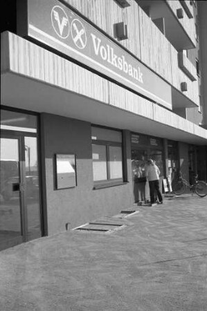 Eröffnung einer neuen Zweigstelle der Volksbank Neureut im Bärenweg 33/Ecke Grünewaldstraße