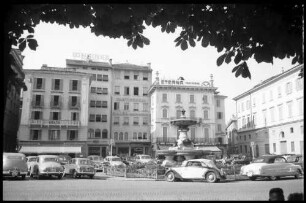 Lugano: Platz Del Grano mit Parkplatz