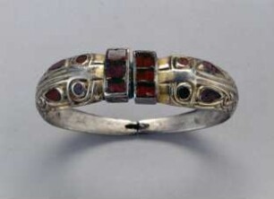 Armring mit Scharnierverschluss und Tierkopfenden