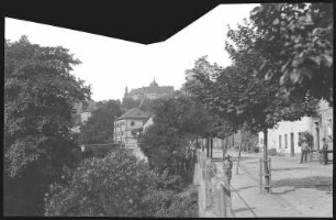 Elbogen (Loket, Tschechien). Burg Loket von der Hans-Heiling-Straße aus