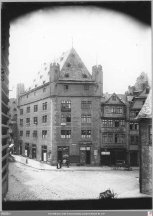 Fahrgasse 17 ("Fürsteneck") und Weckmarkt 1 von Norden