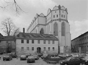 Wohnhaus : Blick gegen Wohnhäuser (16. Jh.; vor 1700) und Dom (etwa 1280-etwa 1330)