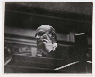 Gustav Stresemann spricht im Reichstag. Gustav Stresemann