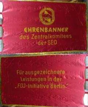 Ehrenbanner des Zentralkomitees der SED