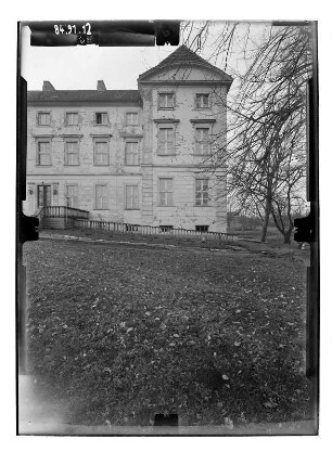 Wedendorfersee-Wedendorf. Ehem. Gutshaus (1697, Umbau 1805-1810; M. F. Rabe). Parkfront (Teilansicht)