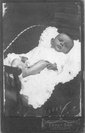 Albumseite : Album mit Fotoserie eines kleinen Mädchens
